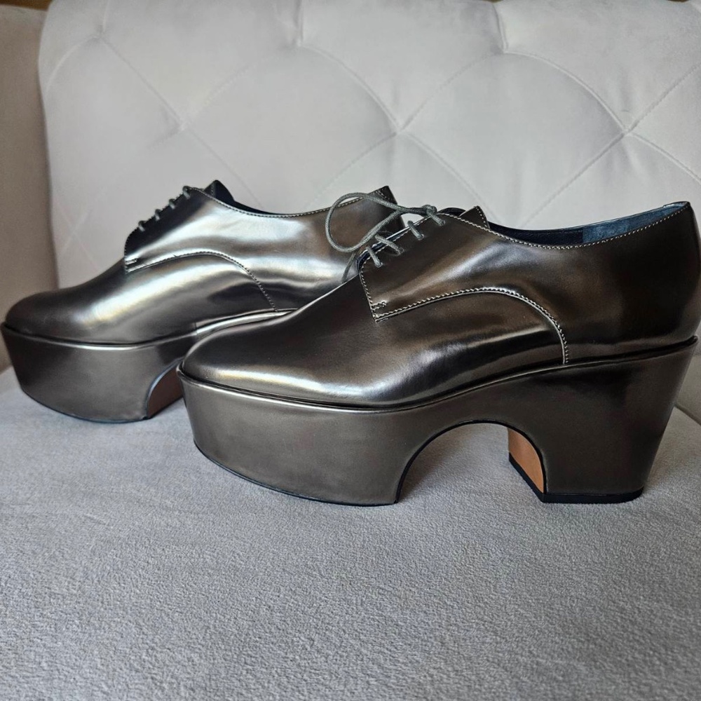 Robert Clergerie NELA platforms in "metallic glossed gobi" (Size 38 EU/8 US)